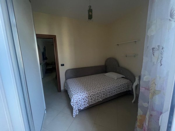 Durres, jepet me qera apartament 2+1 Kati 3, 300 € 
