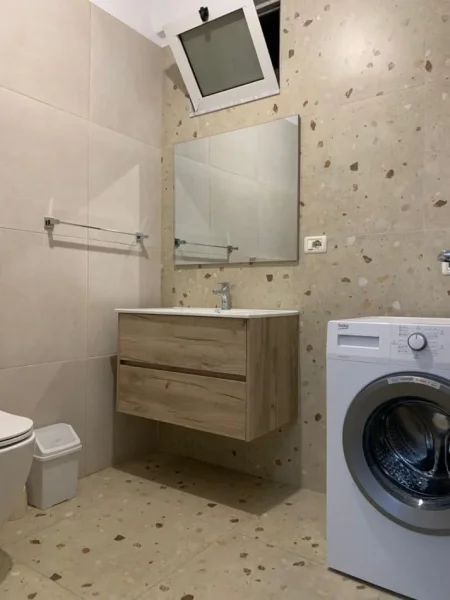 Tirane, shes apartament 1+1+Ballkon Kati 2, 64 m² 105.000 € (teodor keko)