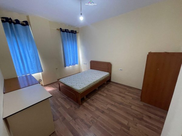 Tirane, jepet me qera apartament 1+1 Kati 2, 110 m² 650 Euro (Don Bosko)