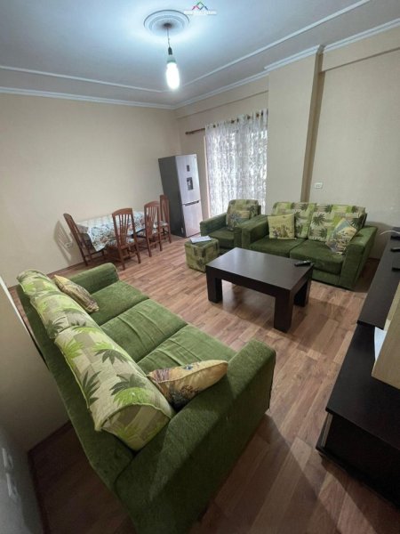 Tirane, jepet me qera apartament 1+1 Kati 2, 110 m² 650 Euro (Don Bosko)