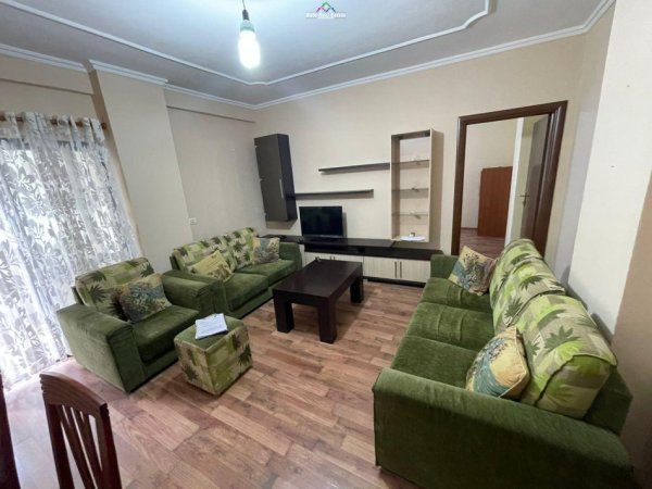 Tirane, jepet me qera apartament 1+1 Kati 2, 110 m² 650 Euro (Don Bosko)