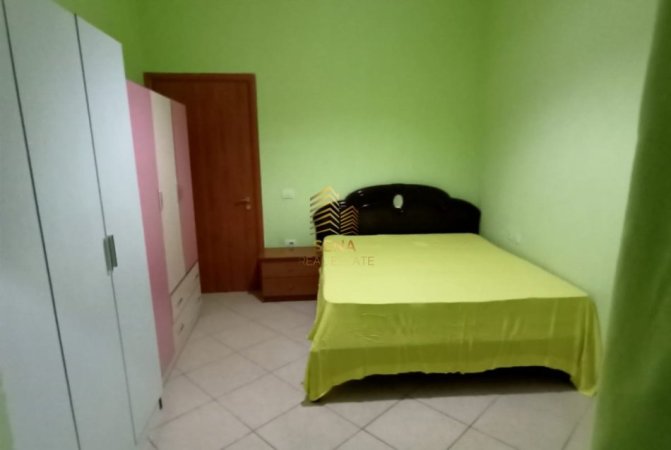 Tirane, jepet me qera apartament 1+1+Ballkon Kati 3, 70 m² 360 € (Rruga Foto Xhavella, Astir)
