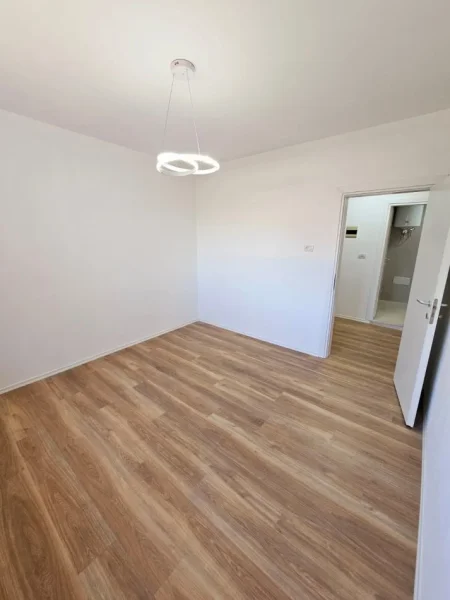 Durres, shitet apartament 2+1+Ballkon Kati 3, 56 m² 81.000 € 