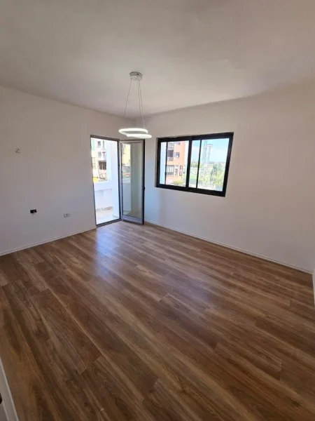 Durres, shitet apartament 2+1+Ballkon Kati 3, 56 m² 81.000 € 