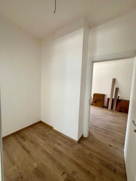 Tirane, shitet 2+1+Ballkon Kati 1, 101 m² 161.500 € (Fusha e Aaviacionit)