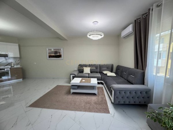 Tirane, jepet me qera apartament 1+1+post parkimi  Kati 6, 70 m² 650 € (Prokuroria , Mine Peza)