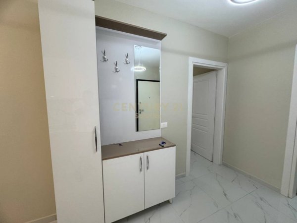 Tirane, jepet me qera apartament 1+1+post parkimi  Kati 6, 70 m² 650 € (Prokuroria , Mine Peza)