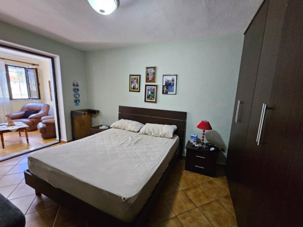 Tirane, jepet me qera apartament 2+1 Kati 1, 500 € (myslym shyri)
