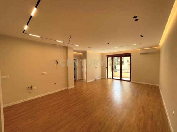 Tirane, shitet apartament 2+1 Kati 2, 98 m² 215.000 € (Kodra e Diellit)