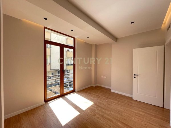 Tirane, shitet apartament 2+1 Kati 2, 98 m² 215.000 € (Kodra e Diellit)