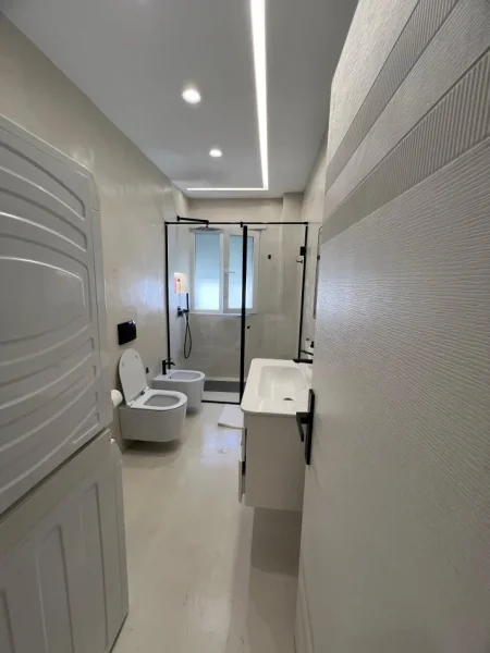 Tirane, shitet apartament 1+1+Ballkon Kati 1, 63 m² 194.000 € 