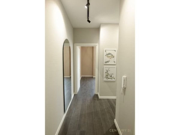 Tirane, shitet apartament 1+1 Kati 2, 64 m² 170.000 € (Rruga e Barrikadave)