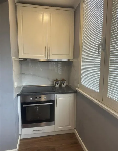 Tirane, shitet apartament 2+1+Ballkon Kati 5, 70 m² 160.000 € (Perball Hotel Hilton)