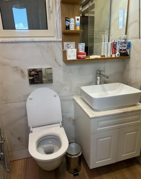 Tirane, shitet apartament 2+1+Ballkon Kati 5, 70 m² 160.000 € (Perball Hotel Hilton)