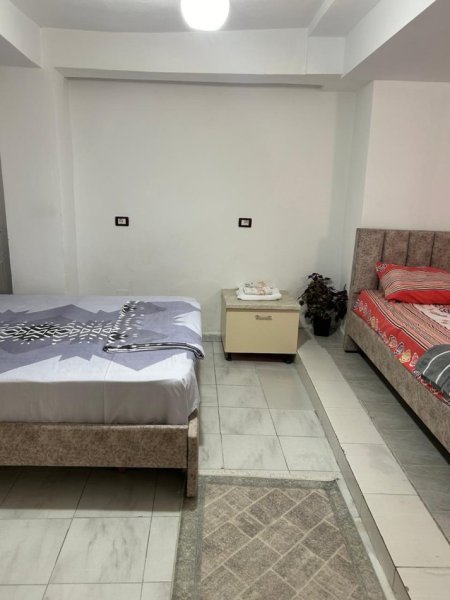 Tirane, jepet me qera apartament 1+1 Kati 1, 70 m² 420 € (Ministria e Jashtme)