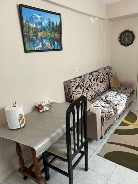 Tirane, jepet me qera apartament 1+1 Kati 1, 70 m² 420 € (Ministria e Jashtme)