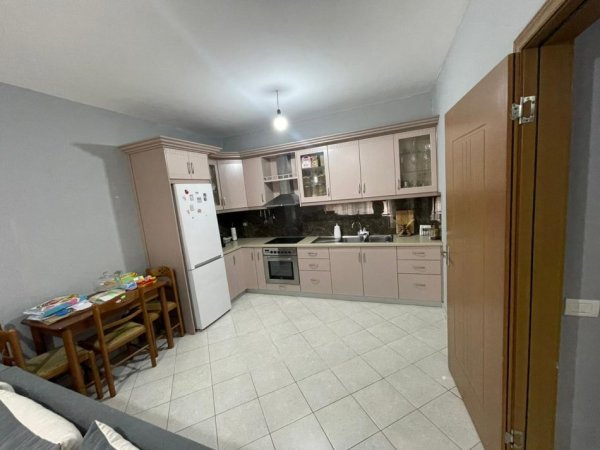 Tirane, jepet me qera apartament 2+1 Kati 5, 70 m² (Rruga besim alla)