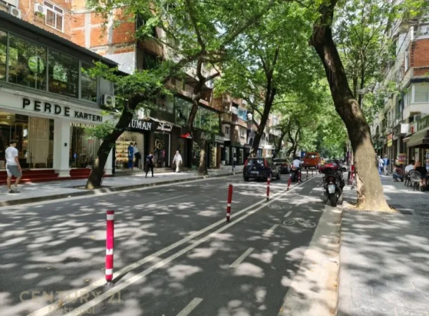 Tirane, shitet dyqan , 560.000 € (Myslym Shyri)