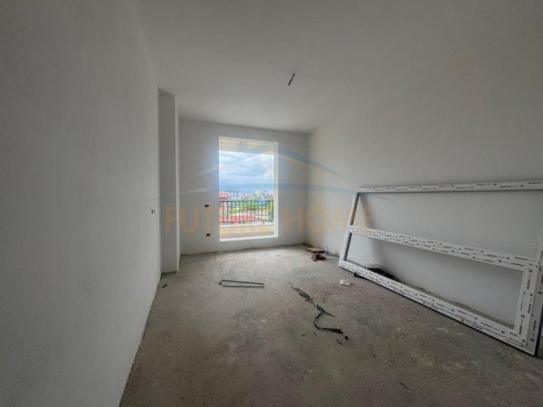 Tirane, shitet apartament 2+1+Ballkon Kati 1, 98 m² 73.913 € (Kamez)