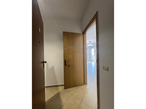 Tirane, shitet apartament 2+1+Ballkon Kati 1, 90 m² 165.000 € (Kodra e Diellit)