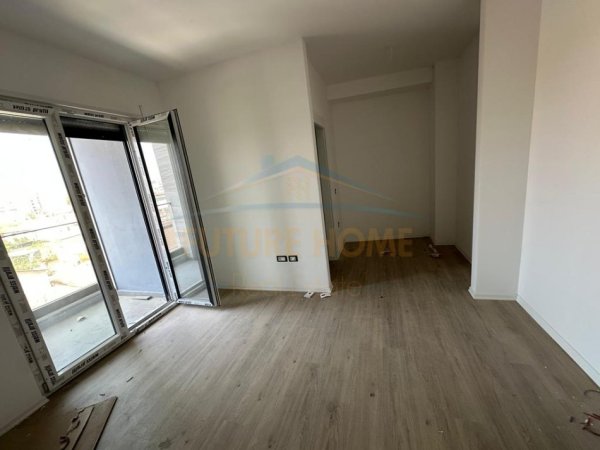 Tirane, shitet apartament 2+1+Ballkon Kati 3, 107 m² 183.260 € (Bulevardi i Ri)