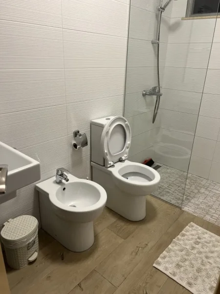 Tirane, jepet me qera apartament 2+1+Ballkon Kati 7, 100 m² 500 € (Astir te Eja Studio)