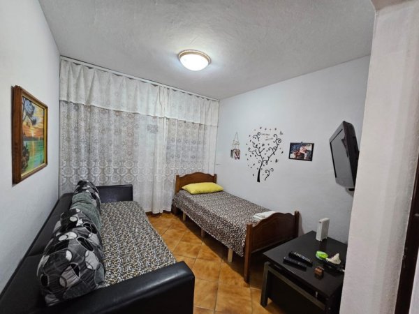 Tirane, jepet me qera apartament 2+1+Ballkon Kati 1, 100 m² 480 € (Rruga Muhamet Gjollesha)