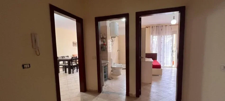 Tirane, jepet me qera apartament 2+1+Ballkon Kati 2, 106 m² 400 €