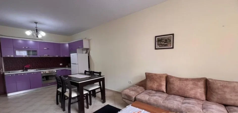 Tirane, jepet me qera apartament 2+1+Ballkon Kati 2, 106 m² 400 €