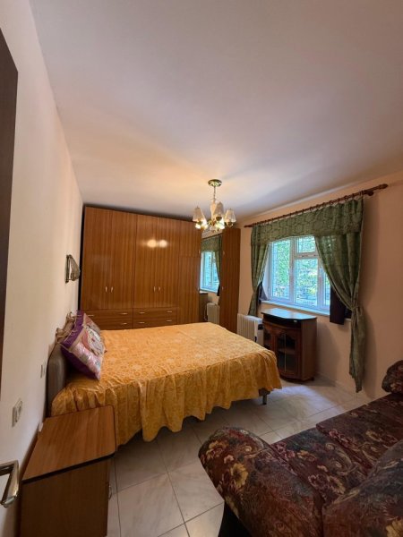 Tirane, jepet me qera apartament 3+1+Ballkon Kati 2, 100 m² 600 € (Ferit Xhajko)