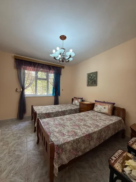 Tirane, jepet me qera apartament 3+1+Ballkon Kati 2, 100 m² 600 € (Ferit Xhajko)