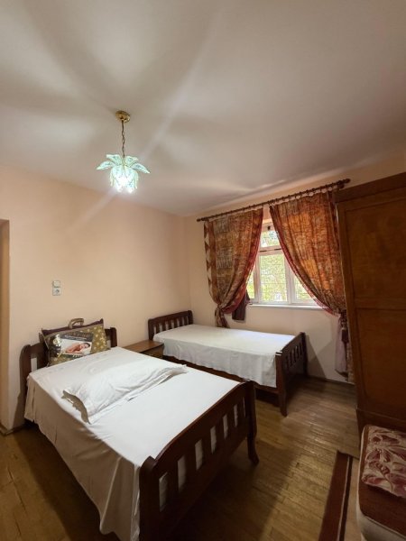 Tirane, jepet me qera apartament 3+1+Ballkon Kati 2, 100 m² 600 € (Ferit Xhajko)