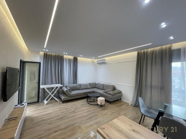 Tirane, jepet me qera apartament 3+1+Ballkon Kati 6, 140 m² 920 € 