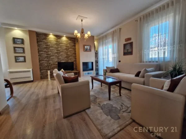 Tirane, jepet me qera apartament 1+1 Kati 3, 95 m² 700 € (Rruga e Barrikadave)