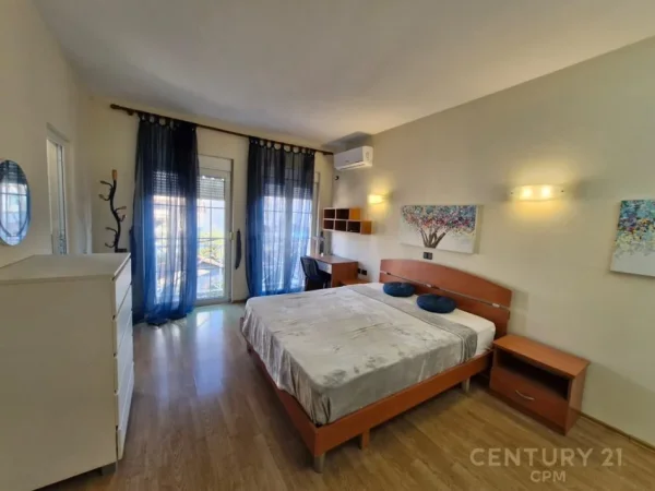 Tirane, jepet me qera apartament 1+1 Kati 3, 95 m² 700 € (Rruga e Barrikadave)