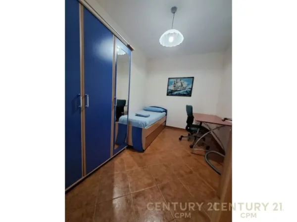 Tirane, jepet me qera apartament 2+1 Kati 5, 89 m² 500 € (Zogu i Zi)