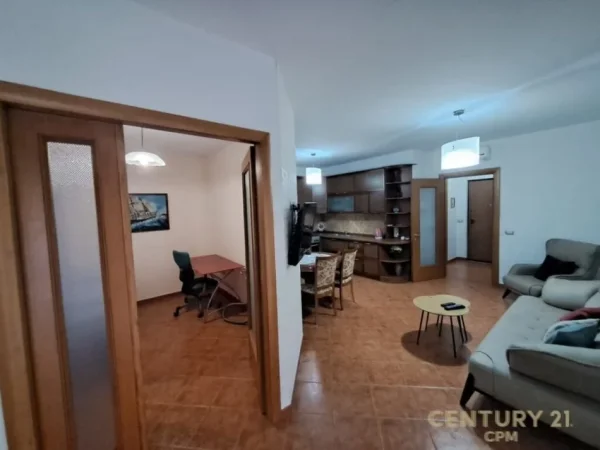 Tirane, jepet me qera apartament 2+1 Kati 5, 89 m² 500 € (Zogu i Zi)