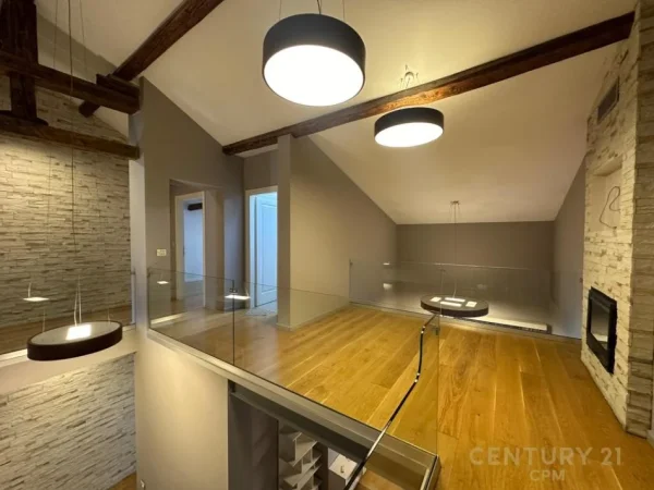 Tirane, jepet me qera ambjent biznesi Kati 3, 180 m² 2.000 € 