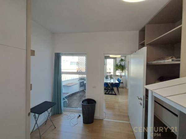 Tirane, jepet me qera apartament 2+1 Kati 10, 80 m² 650 € (Rruga Bilal)