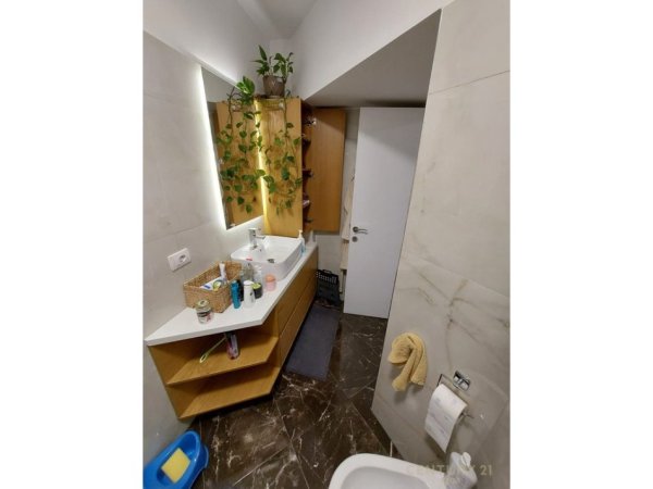 Tirane, jepet me qera apartament 2+1 Kati 10, 80 m² 650 € (Rruga Bilal)