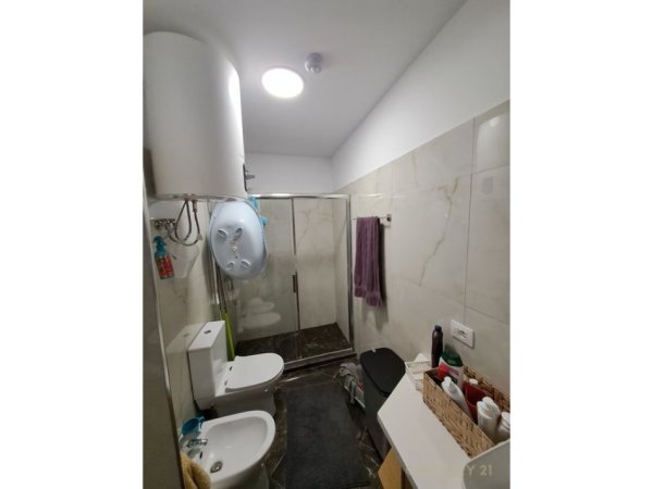 Tirane, jepet me qera apartament 2+1 Kati 10, 80 m² 650 € (Rruga Bilal)