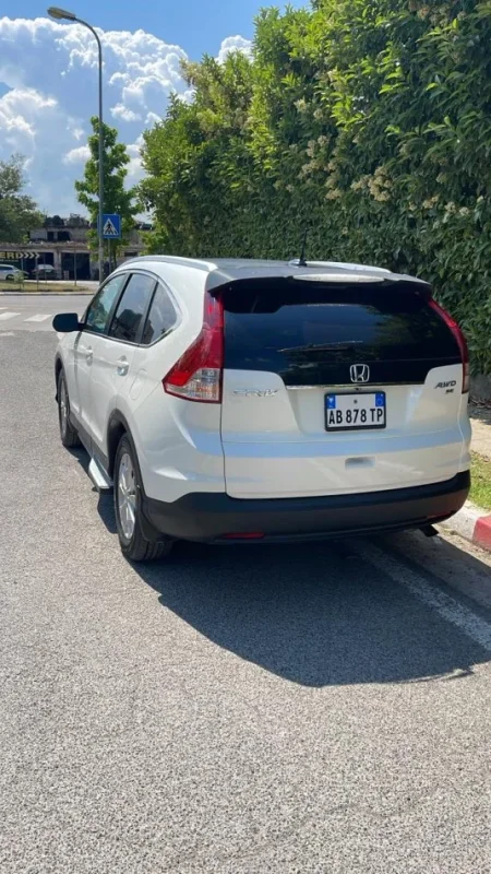 Tirane, shes makine Honda Benzin+Gaz, e bardhë automatik Kondicioner 133.000 km 11.500 €