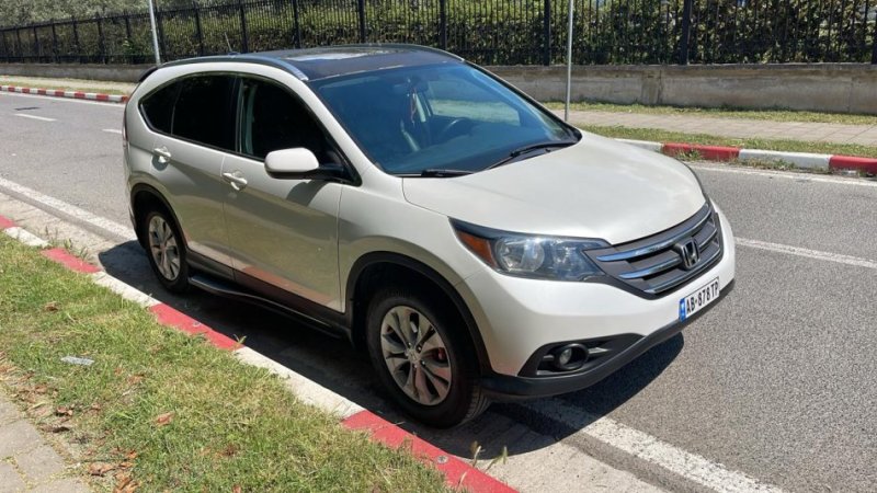 Tirane, shes makine Honda Benzin+Gaz, e bardhë automatik Kondicioner 133.000 km 11.500 €