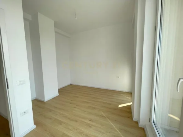 Tirane, jepet me qera Vile 2 Katshe Kati 0, 95 m² 1.300 € (Neom116579)