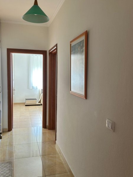 Tirane, jepet me qera apartament 2+1 Kati 3, 100 m² 700 € (Kopshti Zoologjik)