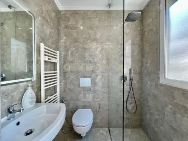 Tirane, shitet apartament 2+1+Aneks+Ballkon Kati 1, 121 m² 210.000 € (Neom116689)