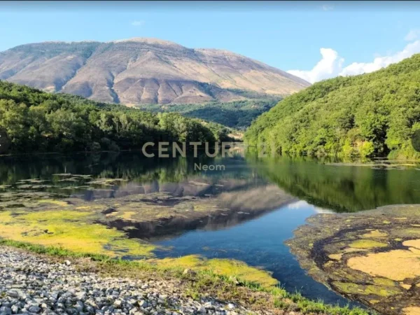 Sarande, shes toke , 35.000 m² 3.500.000 € (Syri Kaltër, Sarande)