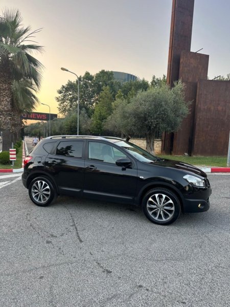 Tirane, shes SUV | Xhip NISSAN QASHQAI PANORAMA 2.0 Nafte, e zeze automatik Klima 178.000 km