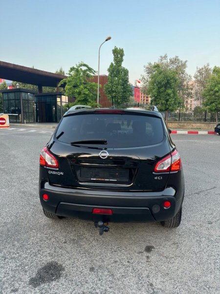 Tirane, shes SUV | Xhip NISSAN QASHQAI PANORAMA 2.0 Nafte, e zeze automatik Klima 178.000 km