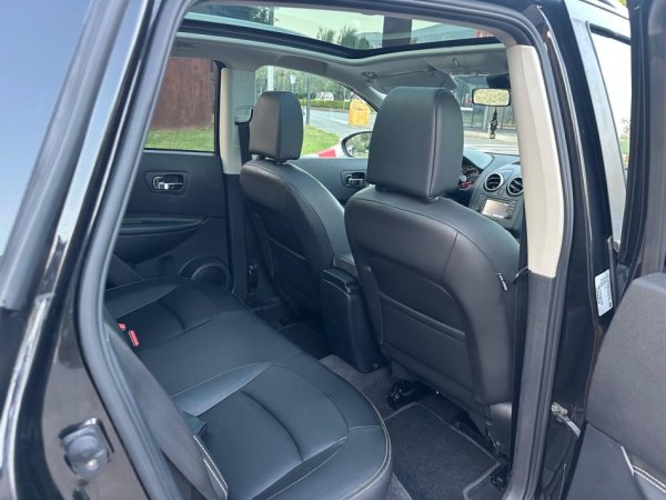 Tirane, shes SUV | Xhip NISSAN QASHQAI PANORAMA 2.0 Nafte, e zeze automatik Klima 178.000 km